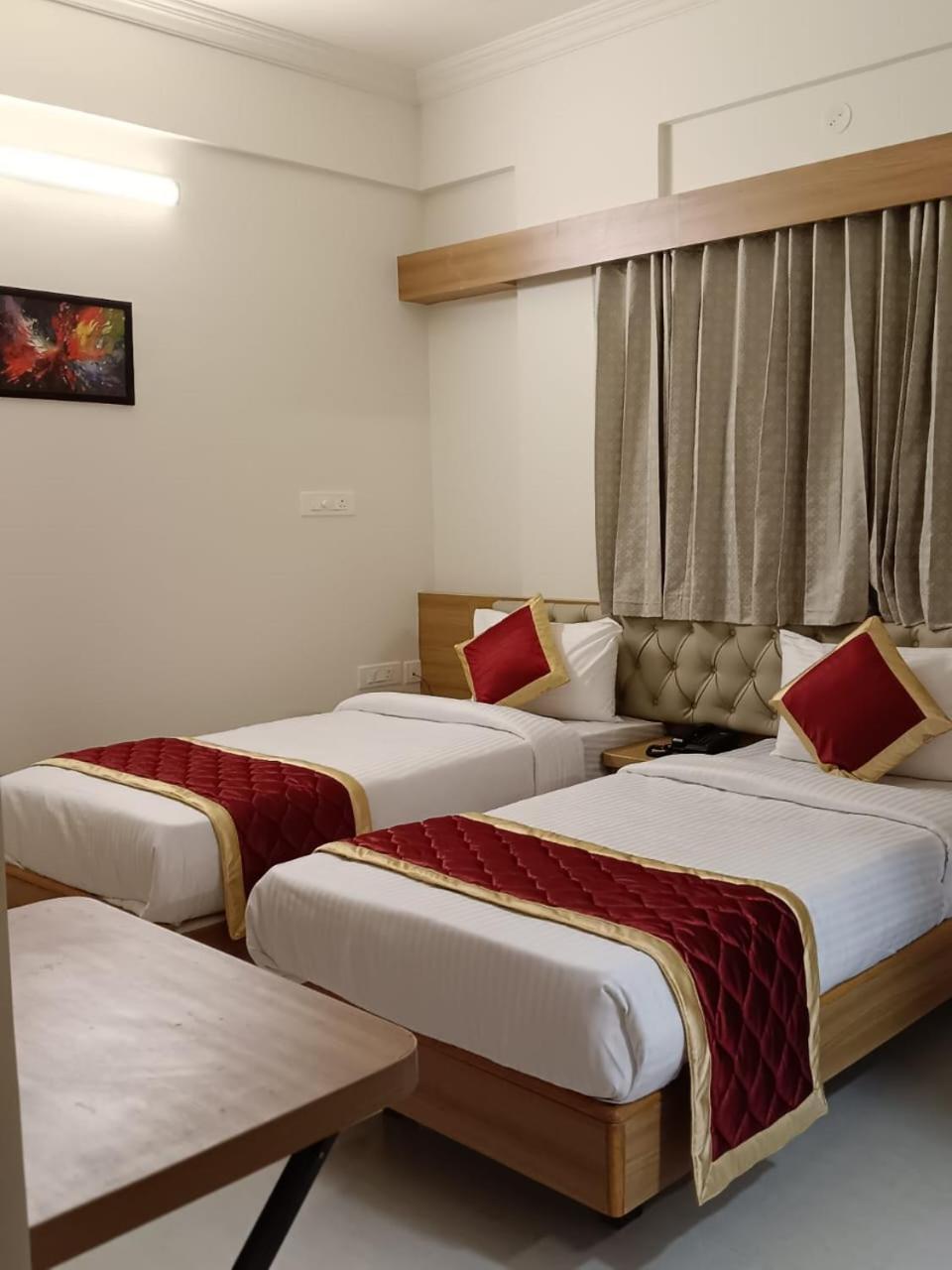 Krishna Inn Bangalore Buitenkant foto